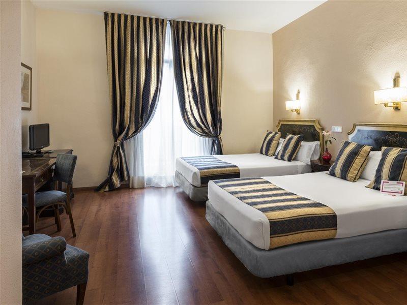 Oriente Atiram Hotel Barcelona Kültér fotó